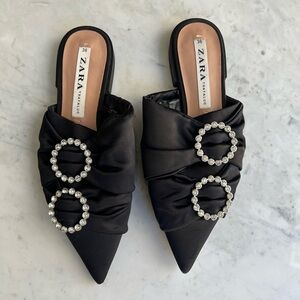 SOLD OFFLINE: NWOT Zara Pointed Toe Flats